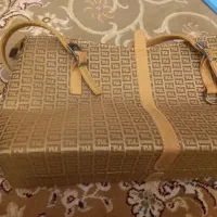 کیف کرم طلایی