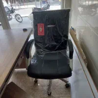 میز کار  و صندلی چرخدار|مبلمان اداری|برازجان, |دیوار