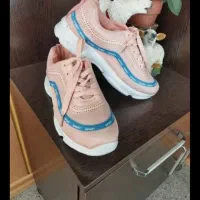 تعدادی کیف و کفش و لباس نو|کیف، کفش، کمربند|الیگودرز, |دیوار