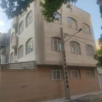 ملک-3طبقه-سر-نبش-رو-به-حاشیه-خیابان-اصلی