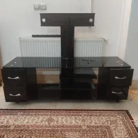 فرش و میز تلویزیون