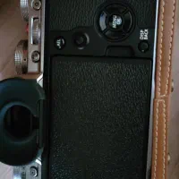 بادی فوجی فیلم ایکس تی فور به همراه لوازم جانبی|دوربین عکاسی و فیلم‌برداری|تهران, مهران|دیوار