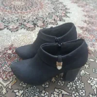 کفش|کیف، کفش، کمربند|تربتحیدریه, قائم|دیوار