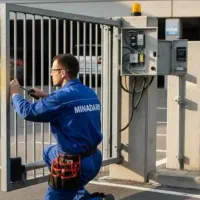 خدمات درب اتوماتیک و برق صنعتی و ساختمانی