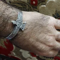 دستبند فروهر نقره|کلکسیون اشیاء عتیقه|دزفول, |دیوار