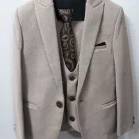 کت شلوار ، جلیقه ، کفش کالج