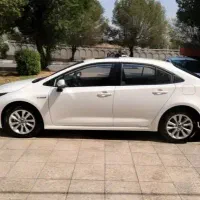 تویوتا کرولا هیبرید الیت ۱۸۰۰