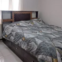 تخت خواب وکمد