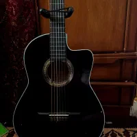 گیتار والنسیا مشکی