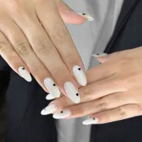 خدمات کاشت ناخن ۴۵۰ ترمیم ۳۵۰ با ژلیش رایگان