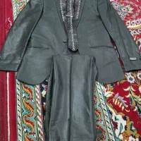 کت و شلوار مردانه تخفیف داده میشود