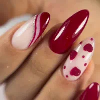 کاشت تخصصی ناخن فقط هزینه مواد|خدمات آرایشگری و زیبایی|قائم‌شهر, |دیوار