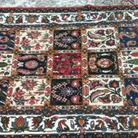 فرش دست بافت زیبا و خوش رنگ