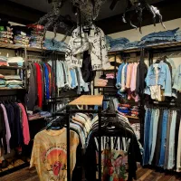 فروشنده بوتیک