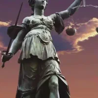 منشی و مسول اداری دفتر وکالت