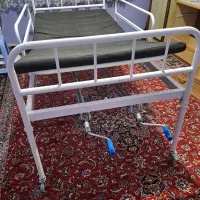 تخت بیمار همراه با تشک