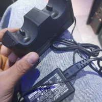 دسته پلی استیشن فور و استند شارژر|کنسول، بازی ویدئویی و آنلاین|شیراز, شهرک والفجر|دیوار