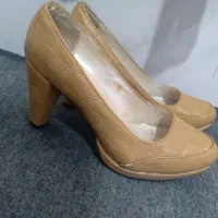 کفش پاشنه بلند