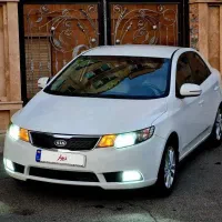 کیا سراتو ،مدل ۲۰۱۵ بینظیر، در حد صفر ، سفید