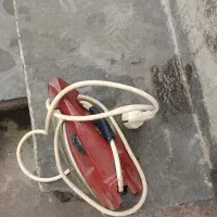 یک اتو سالم قدیمی خوب