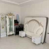 تخت خواب،بوفه،ساعت ایستاده|تخت و سرویس خواب|زاغه, |دیوار