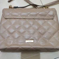 کیف رو دوشی چرم آلدو و کیف حصیری دست دوز