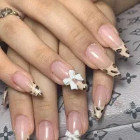 کاشت ناخن فقط فقط ۱۵۰ تا ۲۰۰