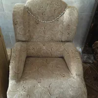 دو دست مبل هفت نفره کاملا سالم قیمت ۱۵ میلیون|مبلمان خانگی و میز عسلی|بندر گناوه, |دیوار