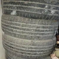 تعداد سه دست لاستیک