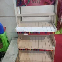 استند لاک و لوازم آرایشی