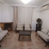 مبل کم کارکرده با یه میز وسط و دوتاعسلی