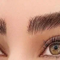 مدل خانم جهت میکروبلدینگ و ریموو ابرو و خط چشم .