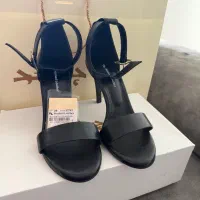 کفش پاشنه دار چرم مشهد سایز ۳۹ کاملا نو