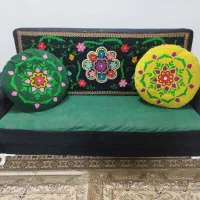 مبلمان سنتی سوزندوزی
