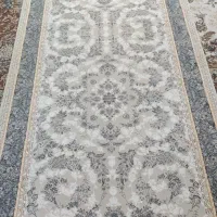 فرش ۱۲۰۰ شانه طلا کوب کرم رنگ کناره ۴ متری