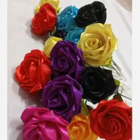 گل رز روبانی