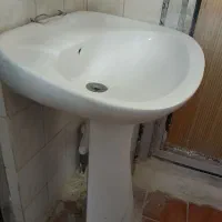 روشویی پایه دار