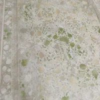 یک جفت فرش ۶متری موجود است