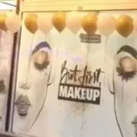 دکورسفیدطلای ارایشگا|آرایشگاه و سالن‌های زیبایی|یاسوج, |دیوار