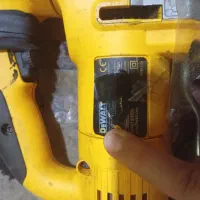 دریل برقی هیتاچی و عمودبر دیوالتو چکش لاستیکی