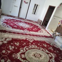 فرش زخیم و پشتی یا متکا
