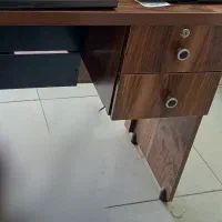 میز کار یا تحریر کاملا سالم