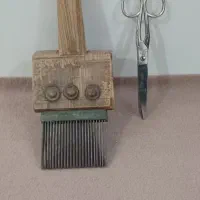 شانه و قیچی قالی بافی (قیچی آلمانی اصل)
