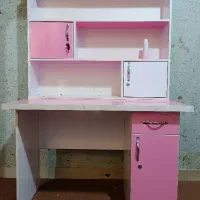 میز تحریر طبقه‌بندی شده و کمد دار