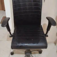 صندلی چرخ دار جک دار و دستگاه بخور
