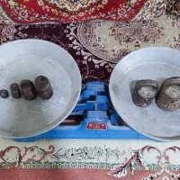 ترازو۲۰کیلویی قدیمی|کلکسیون اشیاء عتیقه|ورامین, ورامین|دیوار