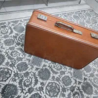 چمدان سنتی صحیح و سالم