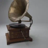 گرامافون سالم با قدمت بالا|کلکسیون اشیاء عتیقه|تهران, اکباتان|دیوار