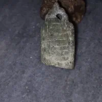 سنگ احتمالا کهربا یا شجر نمیدونم .اویزی گبری کهنه|جواهرات|ساوه, |دیوار