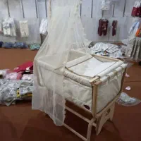 تخت و گهواره کنار مادر|تخت و صندلی بچه|شیراز, شهرک بهشتی|دیوار